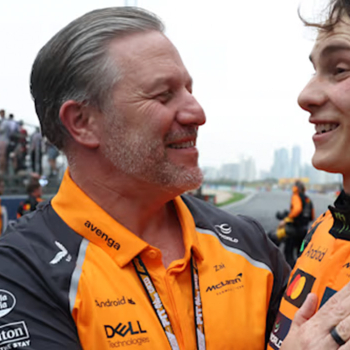 Piastri rajt-cél győzelmet aratott Sanghajban