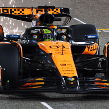 Piastri rajt-cél győzelmet aratott Szahírban